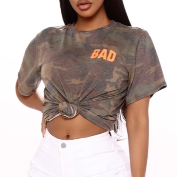 NEW Baddie Graphic Tee XS Fashion Nova Camo Green Camouflage NWT - Picture 3 of 9